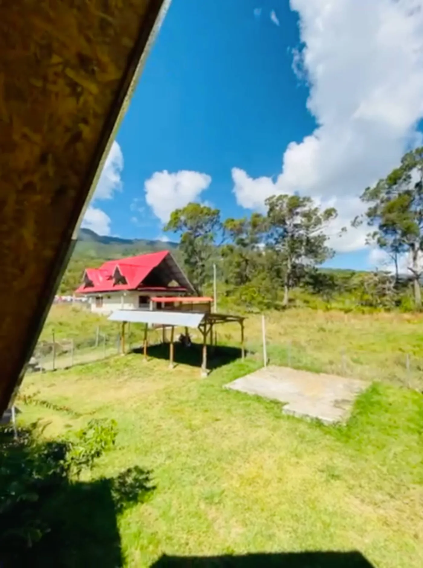 La cabaña vista desde el aire